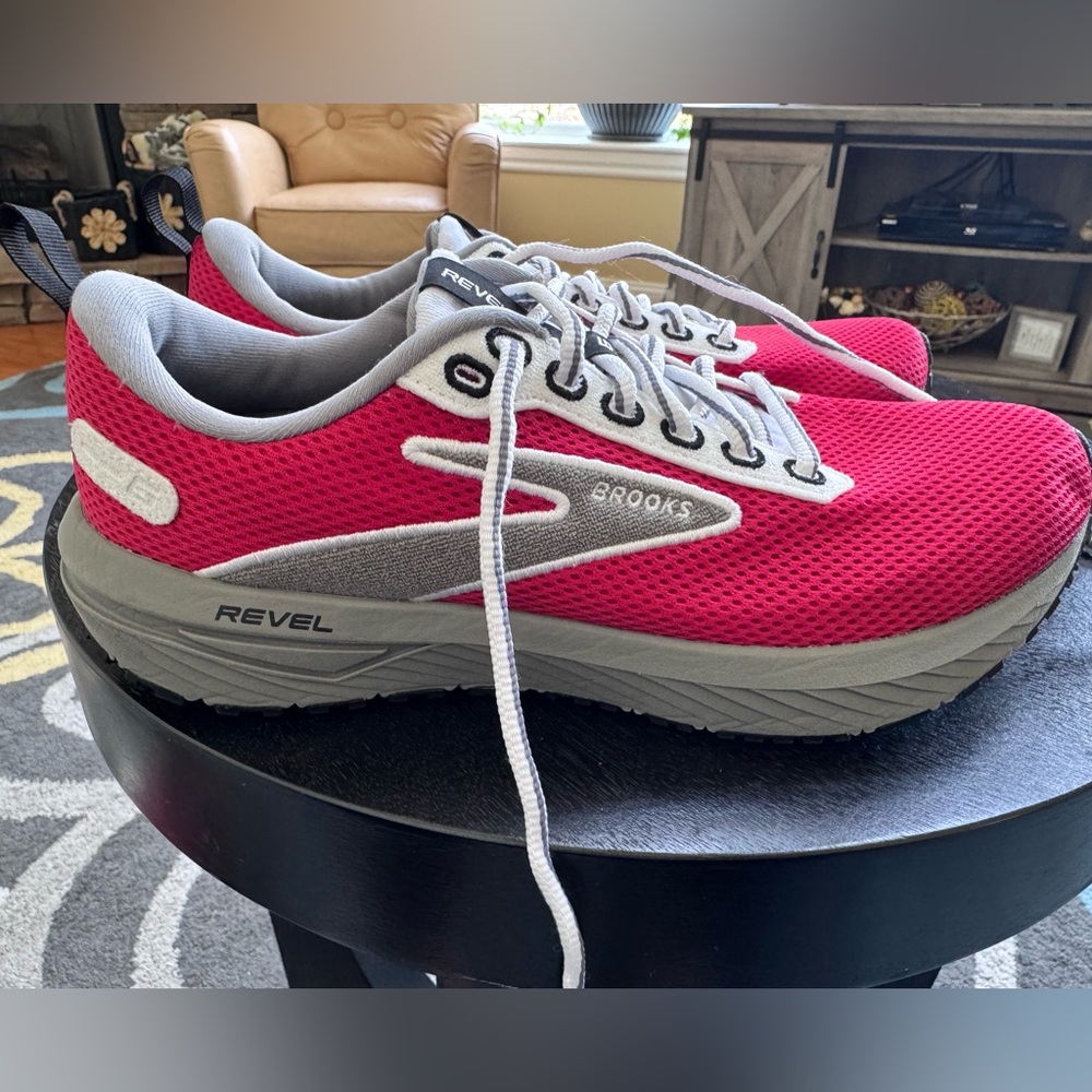 Brooks Women's Revel 6 Running Shoes in Red and Light Gray